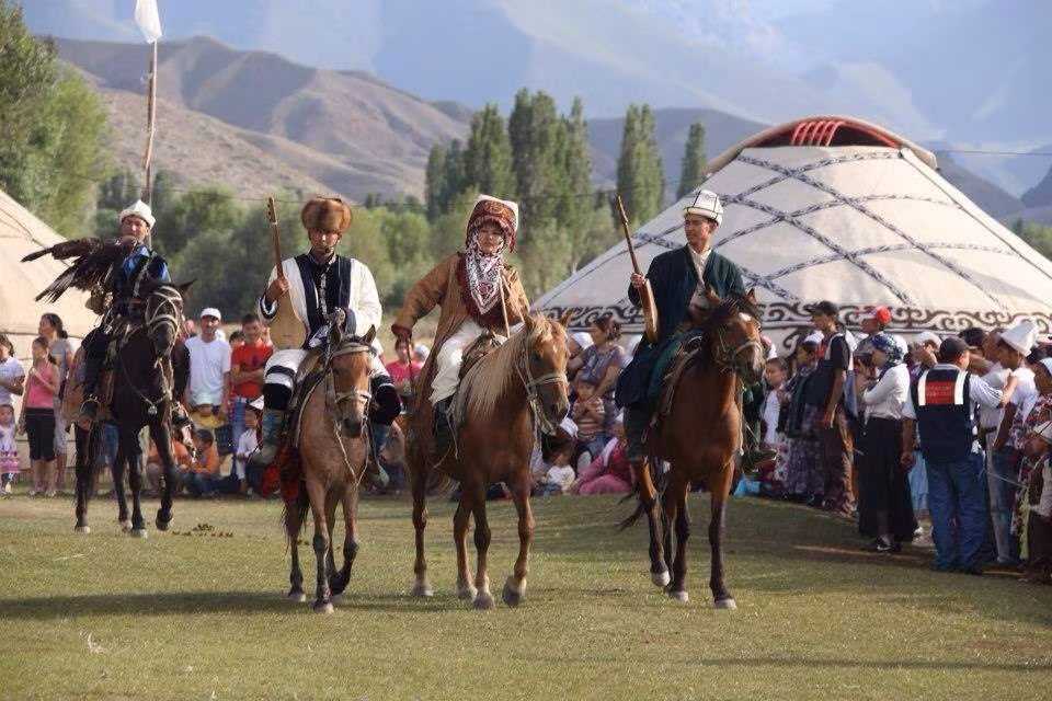 Nowrouz, das kirgisische Neujahr: zwischen Tradition und Kultur